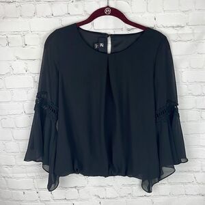 IZ Byer Sheer Lined Top w/Flare Sleeves Size Small
